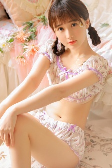 一件一件的剥掉她的衣服