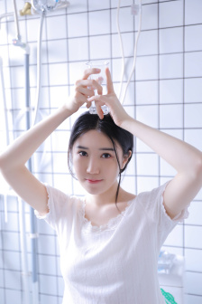 大胆裸体瑜伽按摩视频